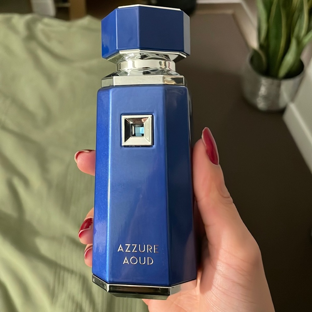 AZZURE AOUD